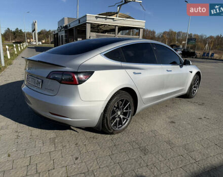 Серый Тесла Модель 3, объемом двигателя 0 л и пробегом 67 тыс. км за 18000 $, фото 2 на Automoto.ua