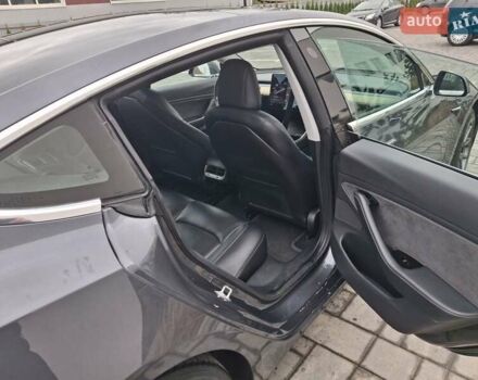 Серый Тесла Модель 3, объемом двигателя 0 л и пробегом 194 тыс. км за 14700 $, фото 10 на Automoto.ua