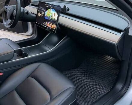 Серый Тесла Модель 3, объемом двигателя 0 л и пробегом 121 тыс. км за 11900 $, фото 15 на Automoto.ua