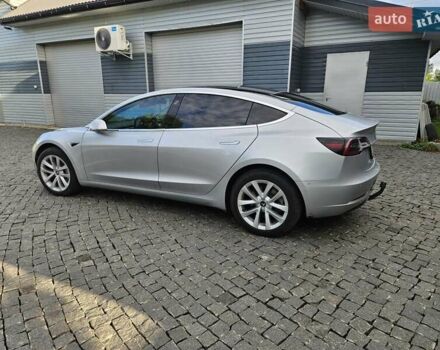 Тесла Модель 3 2018 у Львові на Automoto.ua Сірий Тесла Модель 3, об'ємом двигуна 0 л та пробігом 102 тис. км за 19000 $, фото 7 на Automoto.ua