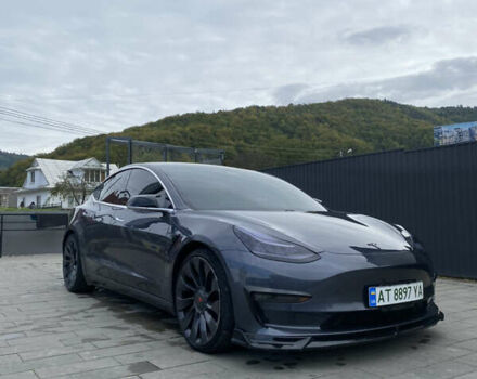 Тесла Модель 3 2018 в Ивано-Франковске на Automoto.ua Серый Тесла Модель 3, объемом двигателя 0 л и пробегом 119 тыс. км за 16999 $, фото 3 на Automoto.ua