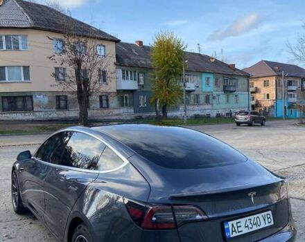 Серый Тесла Модель 3, объемом двигателя 0 л и пробегом 130 тыс. км за 17000 $, фото 1 на Automoto.ua