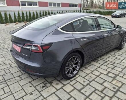 Серый Тесла Модель 3, объемом двигателя 0 л и пробегом 194 тыс. км за 14700 $, фото 4 на Automoto.ua