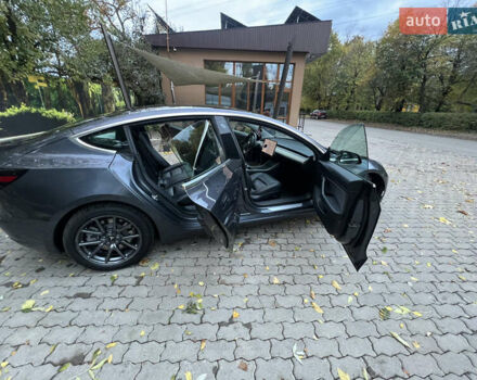 Сірий Тесла Модель 3, об'ємом двигуна 0 л та пробігом 95 тис. км за 16500 $, фото 6 на Automoto.ua