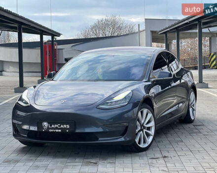 Серый Тесла Модель 3, объемом двигателя 0 л и пробегом 250 тыс. км за 15000 $, фото 2 на Automoto.ua