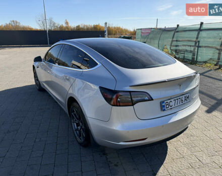 Серый Тесла Модель 3, объемом двигателя 0 л и пробегом 67 тыс. км за 18000 $, фото 3 на Automoto.ua