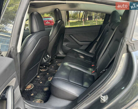 Тесла Модель 3 2018 в Киеве на Automoto.ua Серый Тесла Модель 3, объемом двигателя 0 л и пробегом 82 тыс. км за 18499 $, фото 25 на Automoto.ua