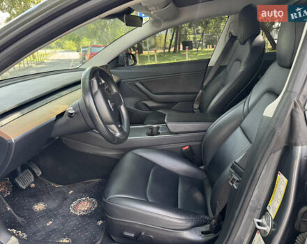 Тесла Модель 3 2018 в Киеве на Automoto.ua Серый Тесла Модель 3, объемом двигателя 0 л и пробегом 82 тыс. км за 18499 $, фото 11 на Automoto.ua