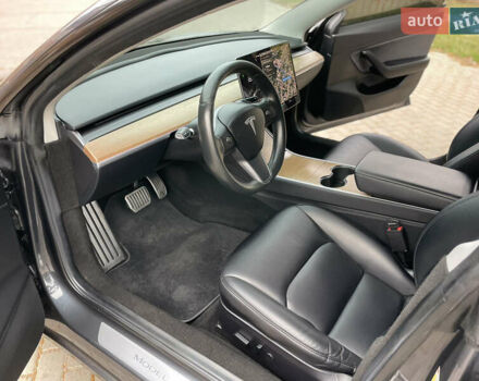 Сірий Тесла Модель 3, об'ємом двигуна 0 л та пробігом 76 тис. км за 19900 $, фото 7 на Automoto.ua