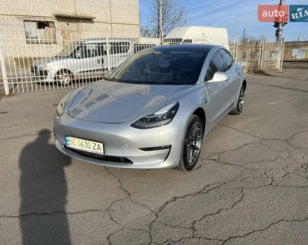 Серый Тесла Модель 3, объемом двигателя 0 л и пробегом 59 тыс. км за 16000 $, фото 3 на Automoto.ua