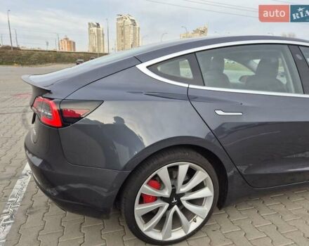 Сірий Тесла Модель 3, об'ємом двигуна 0 л та пробігом 98 тис. км за 19999 $, фото 11 на Automoto.ua