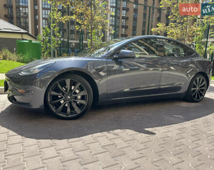 Серый Тесла Модель 3, объемом двигателя 0 л и пробегом 90 тыс. км за 17600 $, фото 4 на Automoto.ua