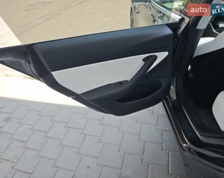 Сірий Тесла Модель 3, об'ємом двигуна 0 л та пробігом 157 тис. км за 16900 $, фото 18 на Automoto.ua