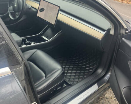 Серый Тесла Модель 3, объемом двигателя 0 л и пробегом 95 тыс. км за 13500 $, фото 8 на Automoto.ua