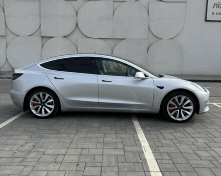 Серый Тесла Модель 3, объемом двигателя 0 л и пробегом 165 тыс. км за 15900 $, фото 5 на Automoto.ua