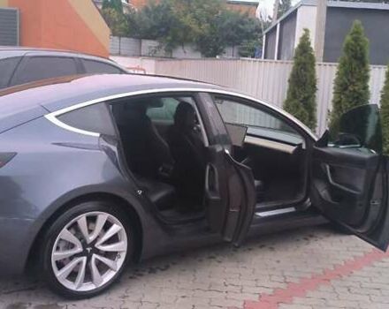 Сірий Тесла Модель 3, об'ємом двигуна 0 л та пробігом 179 тис. км за 15900 $, фото 2 на Automoto.ua