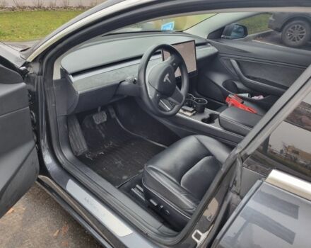 Серый Тесла Модель 3, объемом двигателя 0 л и пробегом 162 тыс. км за 17800 $, фото 6 на Automoto.ua