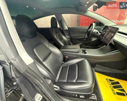 Серый Тесла Модель 3, объемом двигателя 0 л и пробегом 162 тыс. км за 13999 $, фото 69 на Automoto.ua