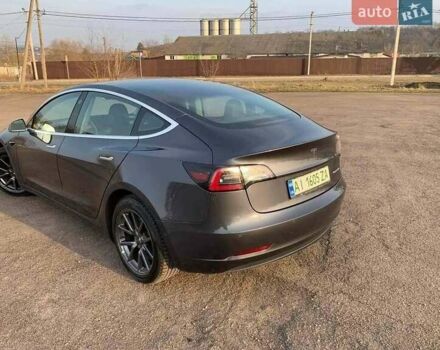 Серый Тесла Модель 3, объемом двигателя 0 л и пробегом 135 тыс. км за 18300 $, фото 5 на Automoto.ua