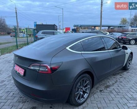 Серый Тесла Модель 3, объемом двигателя 0 л и пробегом 133 тыс. км за 12400 $, фото 3 на Automoto.ua