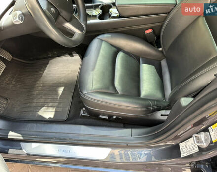 Серый Тесла Модель 3, объемом двигателя 0 л и пробегом 90 тыс. км за 17600 $, фото 31 на Automoto.ua