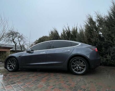 Серый Тесла Модель 3, объемом двигателя 0 л и пробегом 66 тыс. км за 21000 $, фото 2 на Automoto.ua