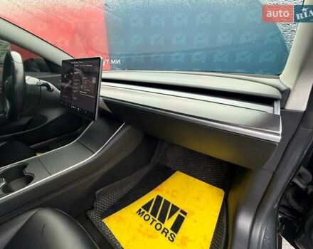 Серый Тесла Модель 3, объемом двигателя 0 л и пробегом 162 тыс. км за 13999 $, фото 73 на Automoto.ua