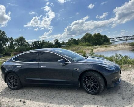 Тесла Модель 3 2018 у Житомирі на Automoto.ua Сірий Тесла Модель 3, об'ємом двигуна 0 л та пробігом 65 тис. км за 23200 $, фото 2 на Automoto.ua