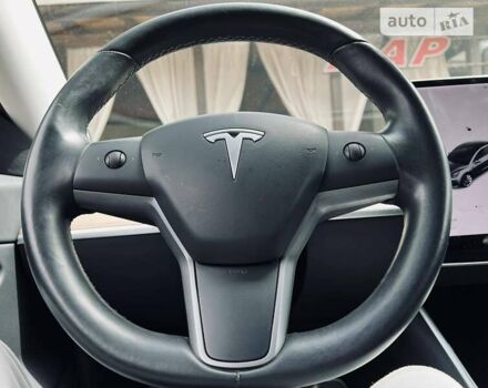 Серый Тесла Модель 3, объемом двигателя 0 л и пробегом 45 тыс. км за 34200 $, фото 26 на Automoto.ua