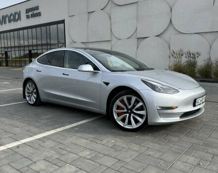 Серый Тесла Модель 3, объемом двигателя 0 л и пробегом 165 тыс. км за 15900 $, фото 3 на Automoto.ua