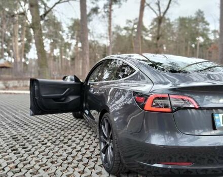 Серый Тесла Модель 3, объемом двигателя 0 л и пробегом 64 тыс. км за 25900 $, фото 6 на Automoto.ua