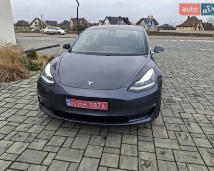 Серый Тесла Модель 3, объемом двигателя 0 л и пробегом 194 тыс. км за 14700 $, фото 2 на Automoto.ua