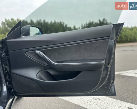 Сірий Тесла Модель 3, об'ємом двигуна 0 л та пробігом 150 тис. км за 13999 $, фото 28 на Automoto.ua