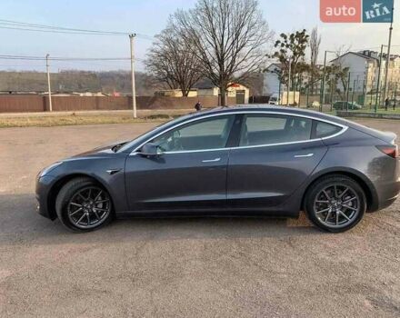 Серый Тесла Модель 3, объемом двигателя 0 л и пробегом 135 тыс. км за 18300 $, фото 4 на Automoto.ua