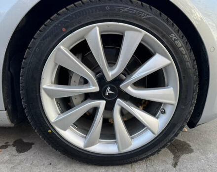 Серый Тесла Модель 3, объемом двигателя 0 л и пробегом 138 тыс. км за 17300 $, фото 22 на Automoto.ua