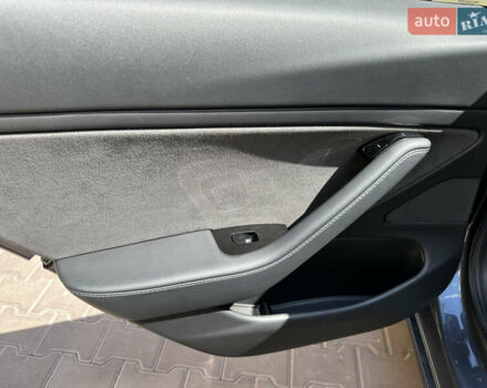 Серый Тесла Модель 3, объемом двигателя 0 л и пробегом 90 тыс. км за 17600 $, фото 37 на Automoto.ua