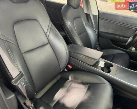 Тесла Модель 3 2018 в Киеве на Automoto.ua Серый Тесла Модель 3, объемом двигателя 0 л и пробегом 82 тыс. км за 18499 $, фото 35 на Automoto.ua