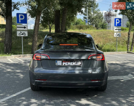 Тесла Модель 3 2018 в Киеве на Automoto.ua Серый Тесла Модель 3, объемом двигателя 0 л и пробегом 82 тыс. км за 18499 $, фото 3 на Automoto.ua