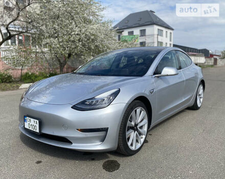 Серый Тесла Модель 3, объемом двигателя 0 л и пробегом 49 тыс. км за 30500 $, фото 2 на Automoto.ua