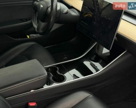 Серый Тесла Модель 3, объемом двигателя 0 л и пробегом 116 тыс. км за 16000 $, фото 9 на Automoto.ua