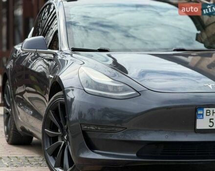 Серый Тесла Модель 3, объемом двигателя 0 л и пробегом 152 тыс. км за 16400 $, фото 2 на Automoto.ua