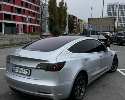 Серый Тесла Модель 3, объемом двигателя 0 л и пробегом 129 тыс. км за 16200 $, фото 4 на Automoto.ua
