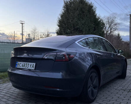 Серый Тесла Модель 3, объемом двигателя 0 л и пробегом 64 тыс. км за 16490 $, фото 3 на Automoto.ua