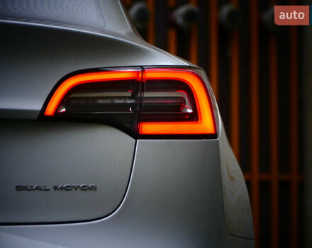 Серый Тесла Модель 3, объемом двигателя 0 л и пробегом 119 тыс. км за 18300 $, фото 19 на Automoto.ua