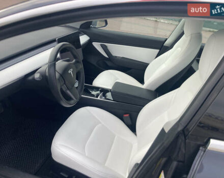 Серый Тесла Модель 3, объемом двигателя 0 л и пробегом 64 тыс. км за 16490 $, фото 12 на Automoto.ua