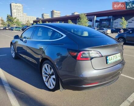 Серый Тесла Модель 3, объемом двигателя 0 л и пробегом 62 тыс. км за 16900 $, фото 4 на Automoto.ua