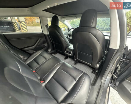 Сірий Тесла Модель 3, об'ємом двигуна 0 л та пробігом 150 тис. км за 13999 $, фото 24 на Automoto.ua