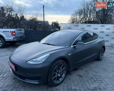 Серый Тесла Модель 3, объемом двигателя 0 л и пробегом 133 тыс. км за 12400 $, фото 1 на Automoto.ua