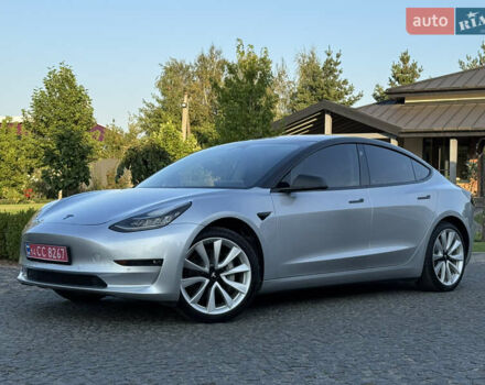 Серый Тесла Модель 3, объемом двигателя 0 л и пробегом 84 тыс. км за 17400 $, фото 2 на Automoto.ua