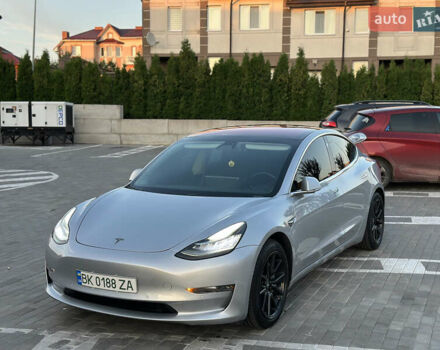 Сірий Тесла Модель 3, об'ємом двигуна 0 л та пробігом 135 тис. км за 17000 $, фото 3 на Automoto.ua